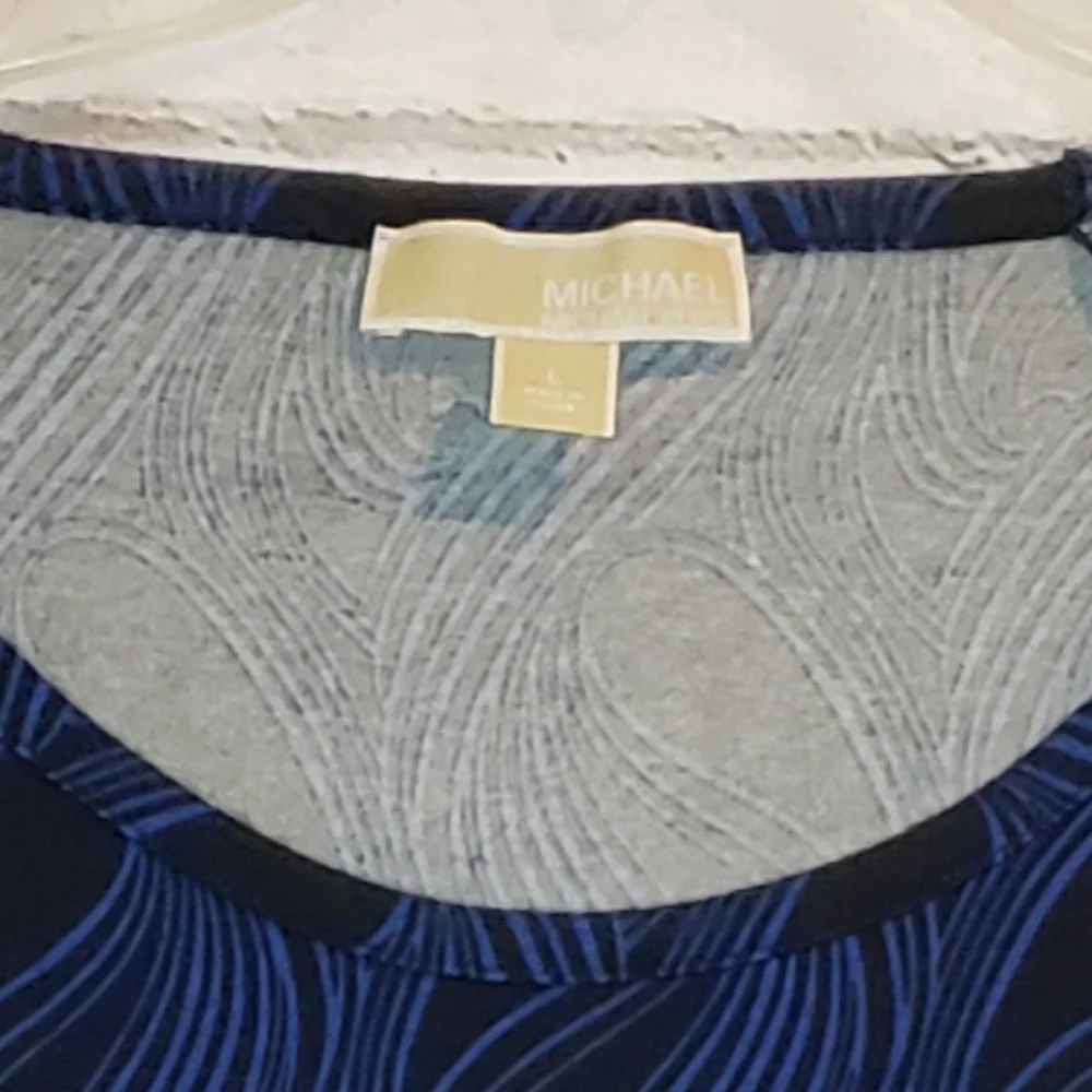 Michael Kors blue and black scoop neck top. - Picture 5 of 5